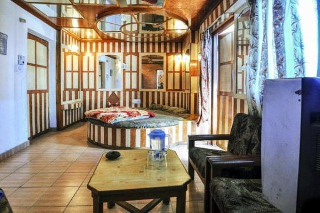 Hotel Gulmarg Regency Shimla Exteriör bild